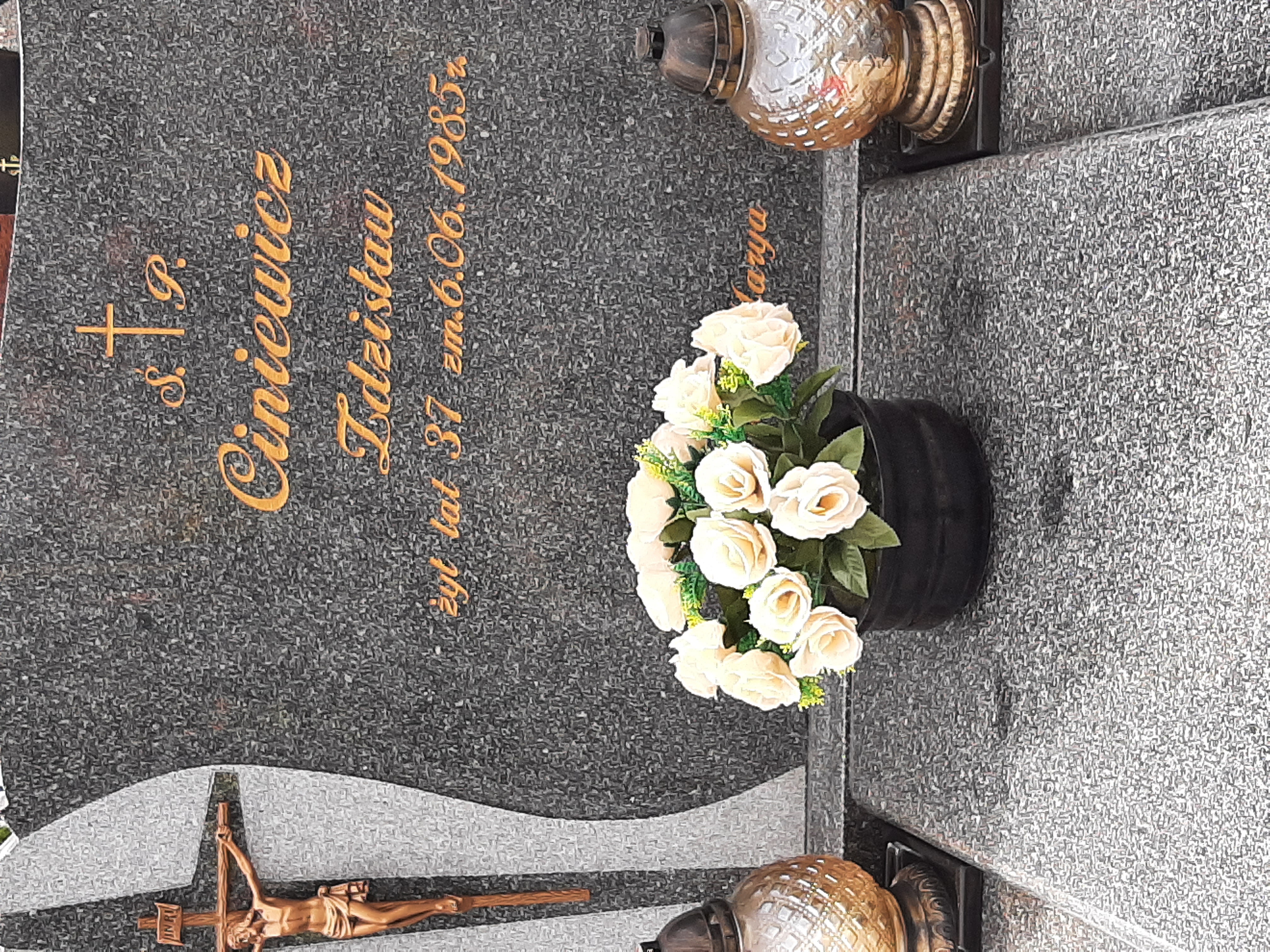 Grób Zdzisław Ciniewicz